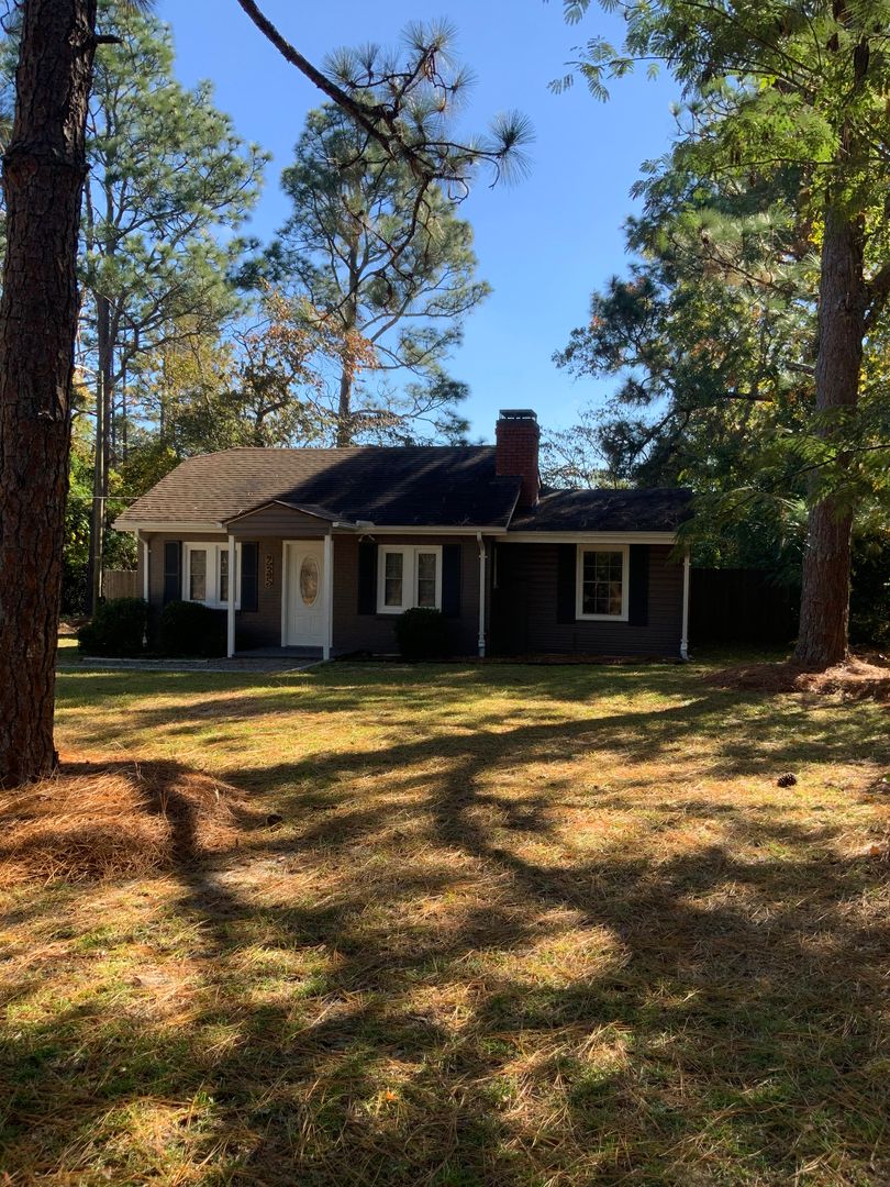 Pinebluff House: 235 N Pecan Street