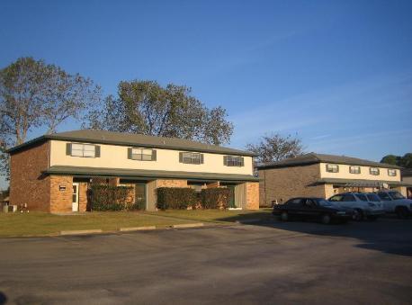 Joshua Townhome: 405 McMillain St