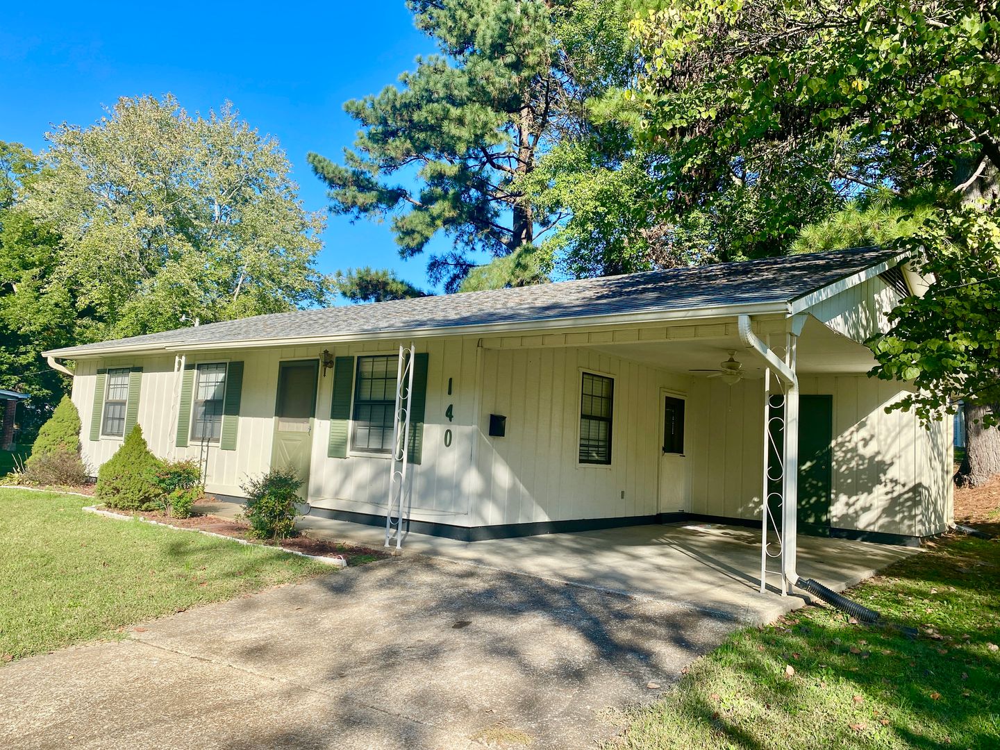 Excellent Mid-Town Martin Location