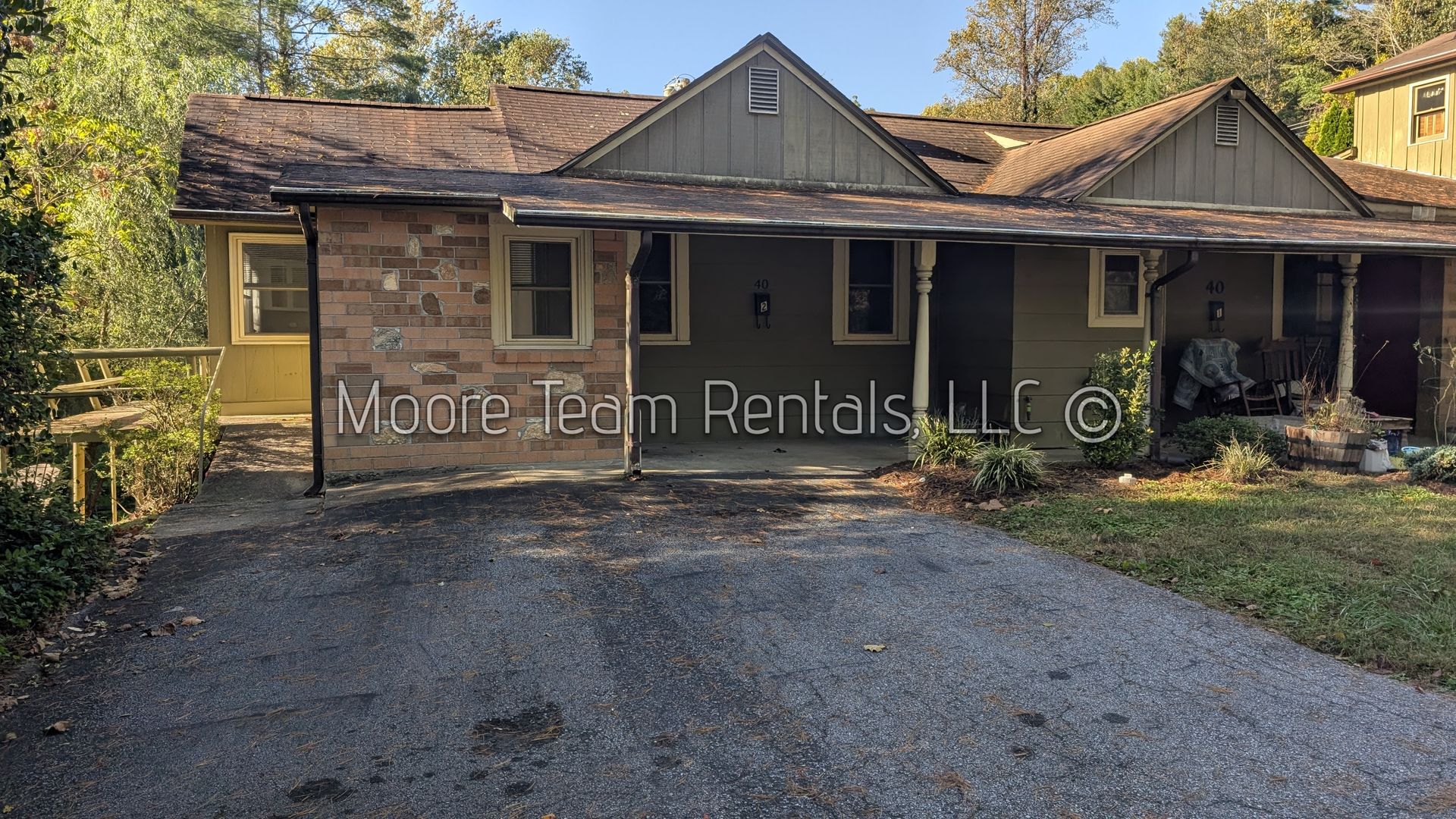 Flat Rock Apartment: 40 Bonclarken Lane