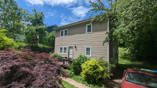 One Bed / One Bath - Upper Level Apt in Asheville Area – photo 1