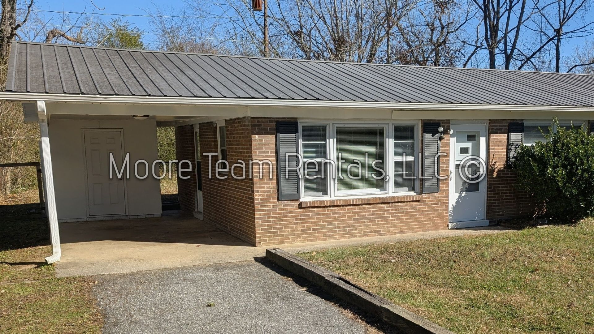 Hendersonville Apartment: Rutledge Annex