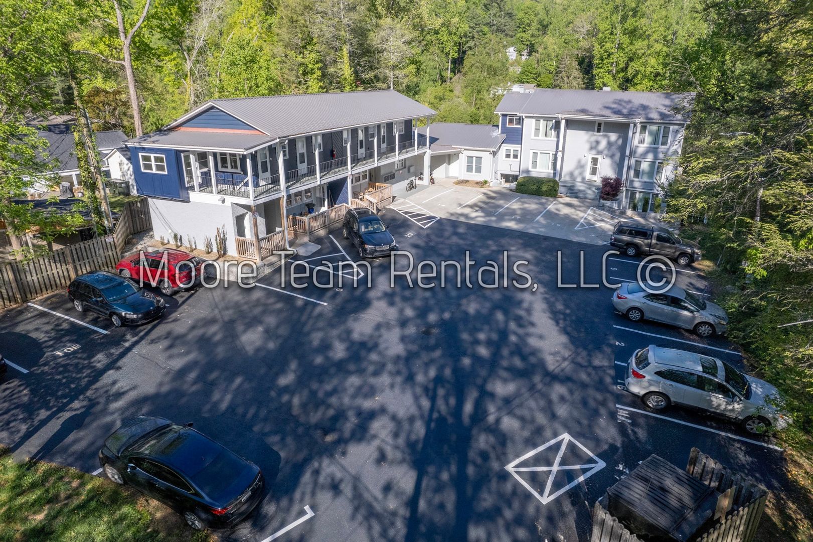 Hendersonville Apartment: 16 Lake Drive