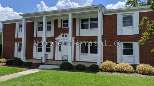 1st Mo Rent Free! Renovated - 2/1 Apt - 2 Blocks to Main St