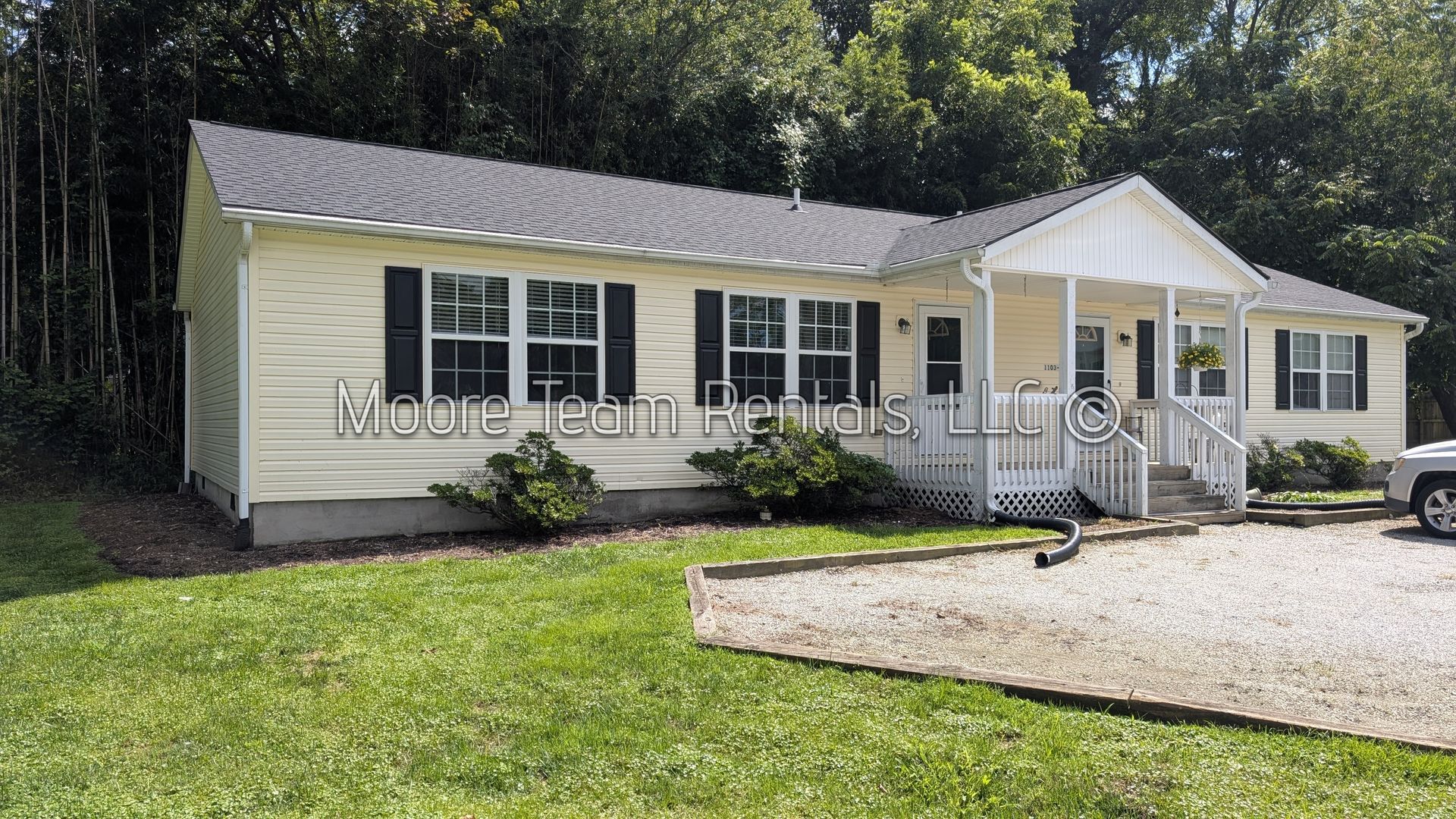 Hendersonville Apartment: 1103 Maple St