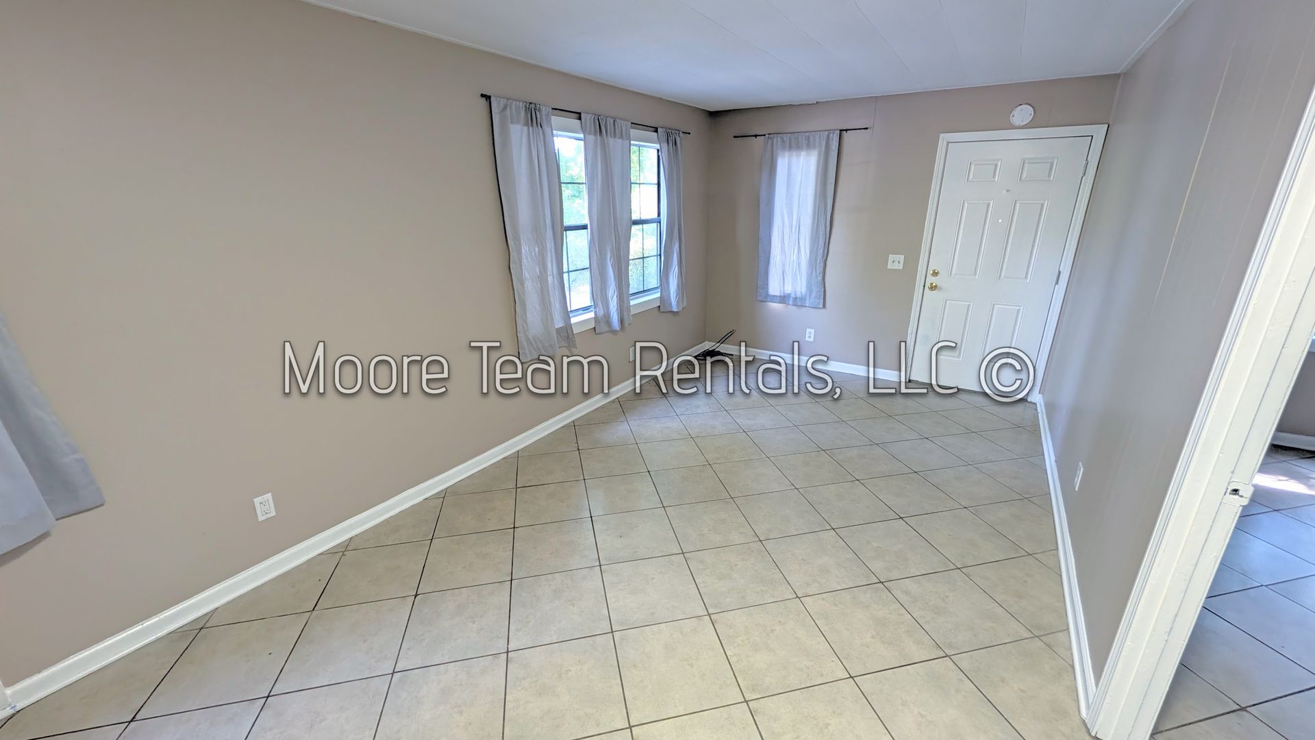 Hendersonville Apartment: 506 W Allen St