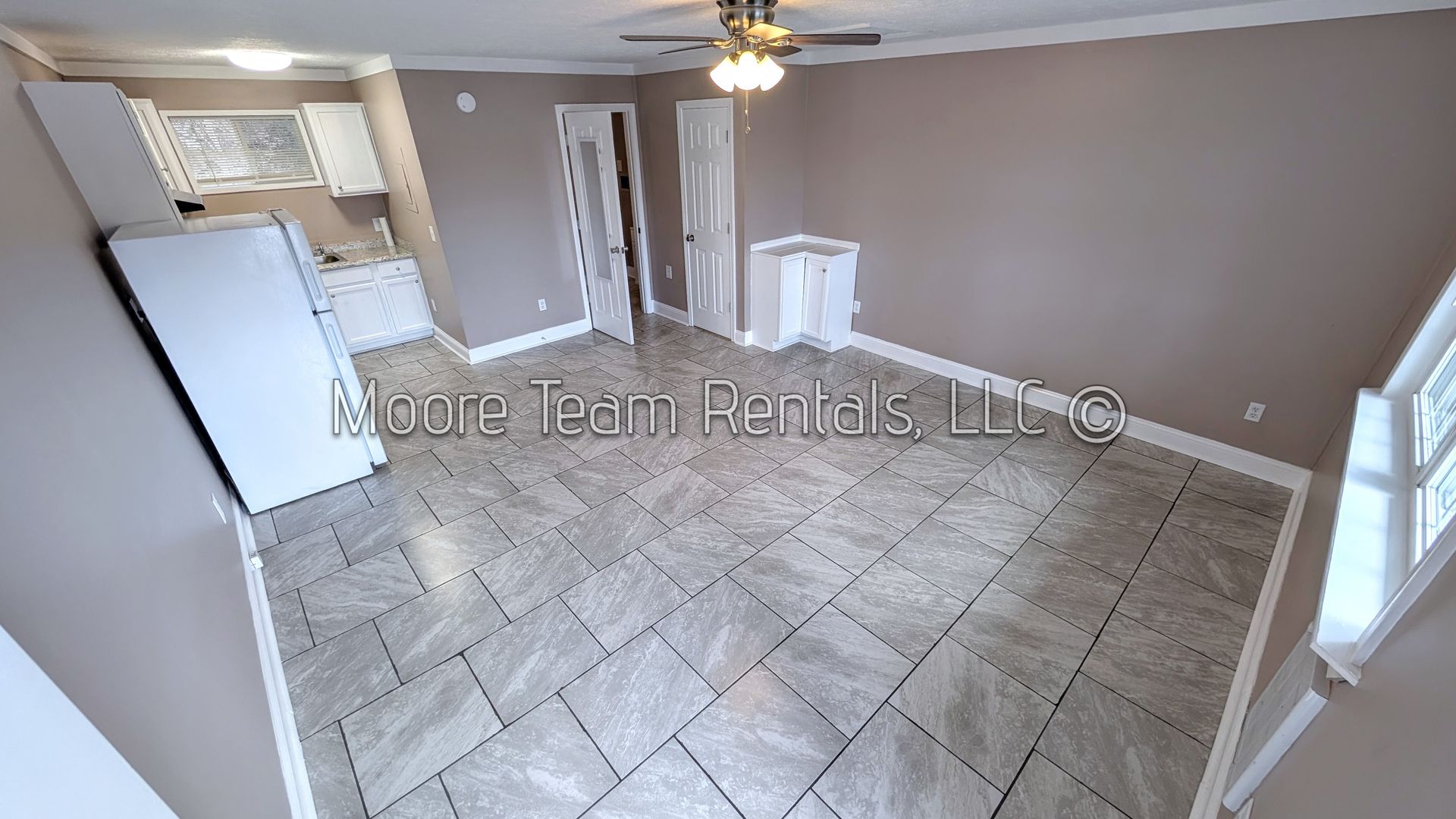 Hendersonville Apartment: 500 W Allen St