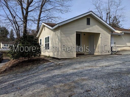 2/1 Apt - Central Heat/AC