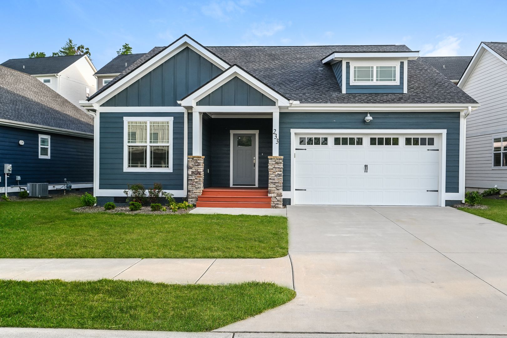 Hendersonville House: 233 Leyland Cir