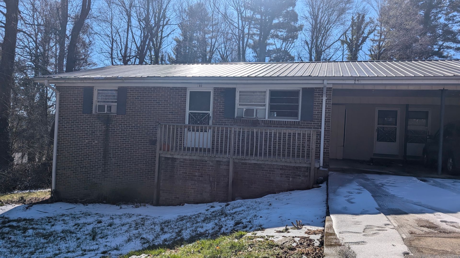 Hendersonville Multiplex: 182 Ewart Dr