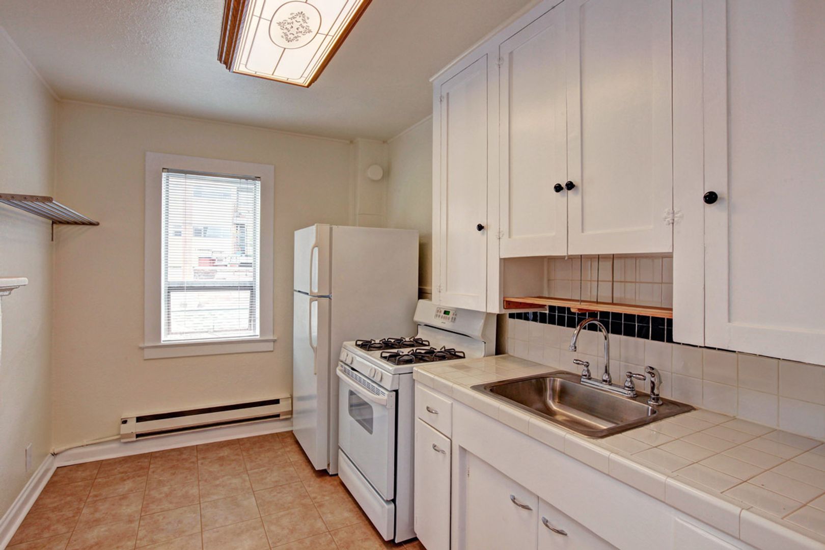 Seattle Apartment: 502 Bellevue Ave E