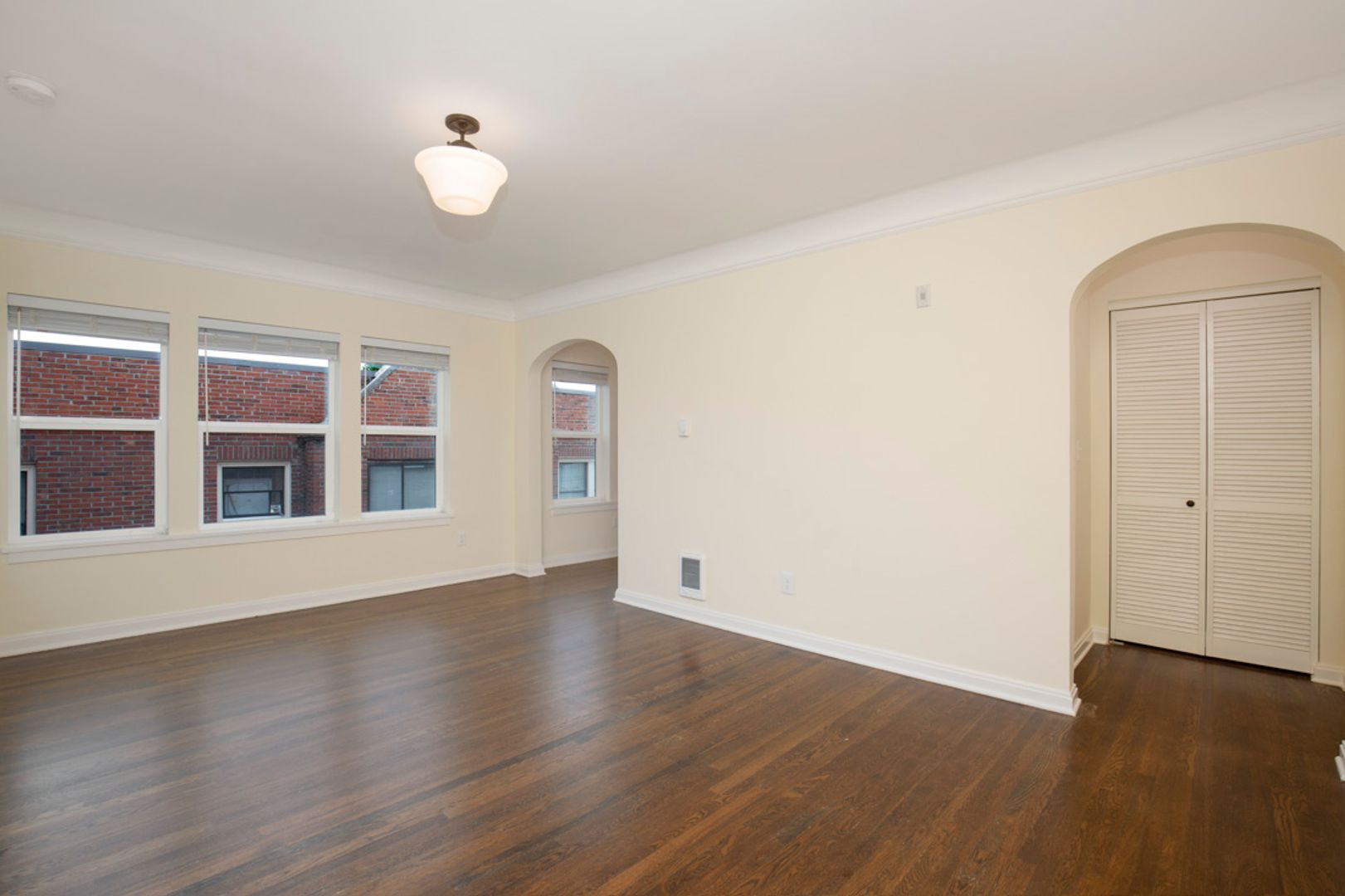 Seattle Apartment: 1404 3rd Avenue North