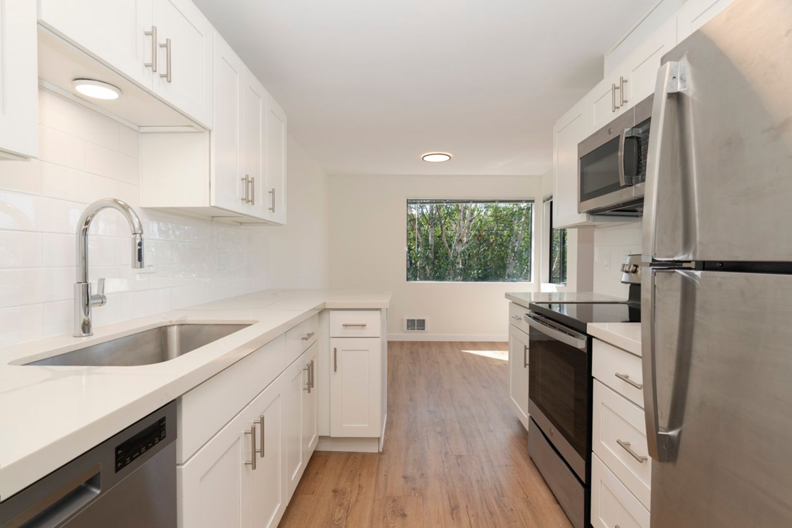 Seattle Apartment: 1433 NW 64th Street