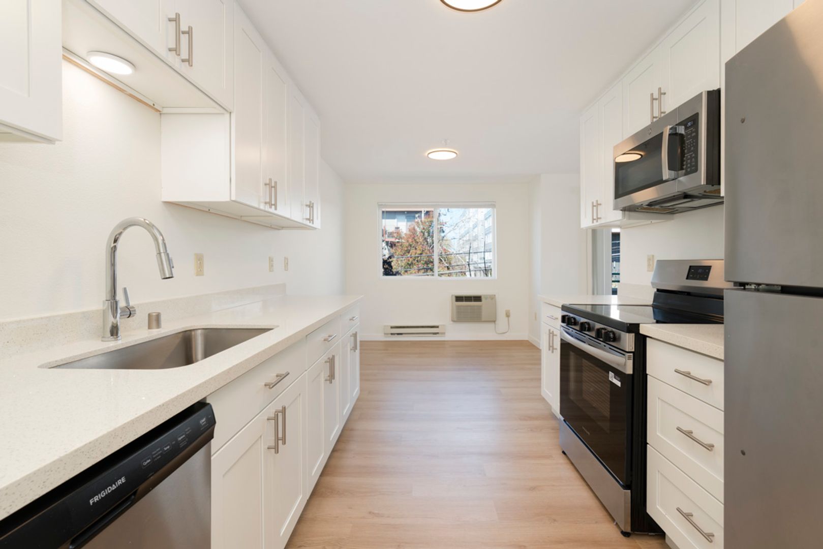 Seattle Apartment: 8356 16th Ave NW