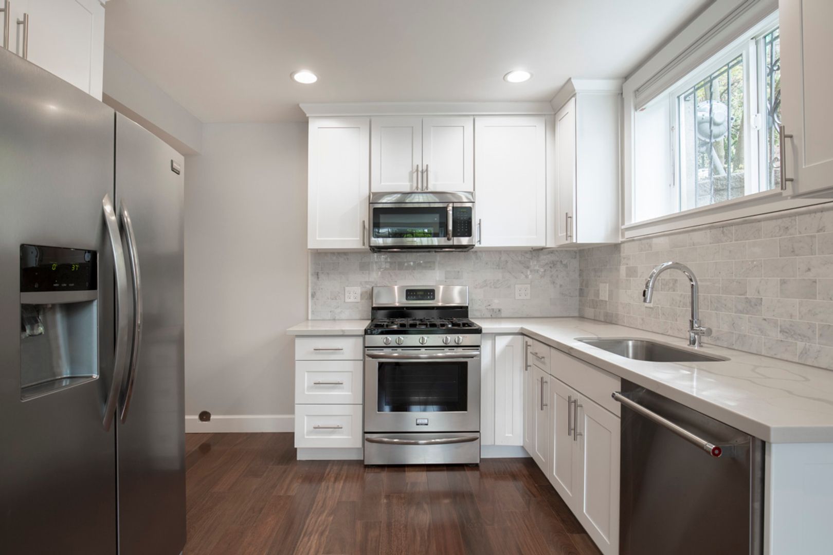 Seattle Apartment: 502 Bellevue Ave E