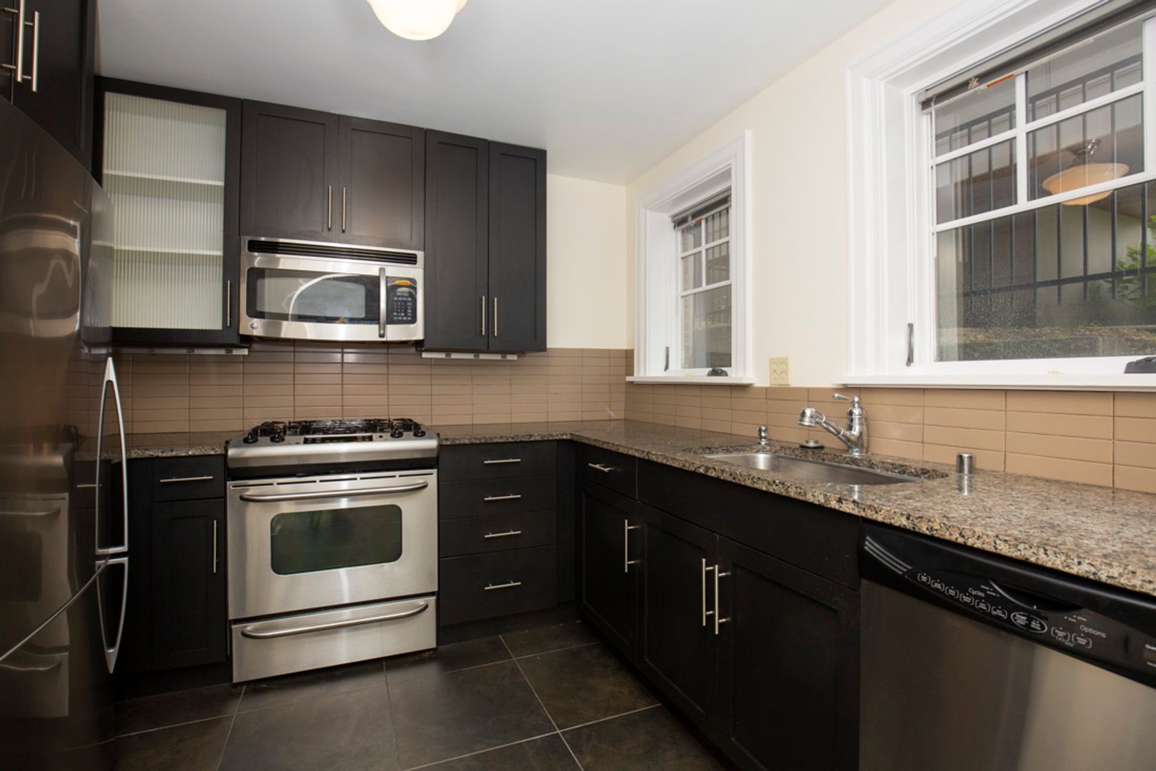 Seattle Apartment: 1404 10th Ave W