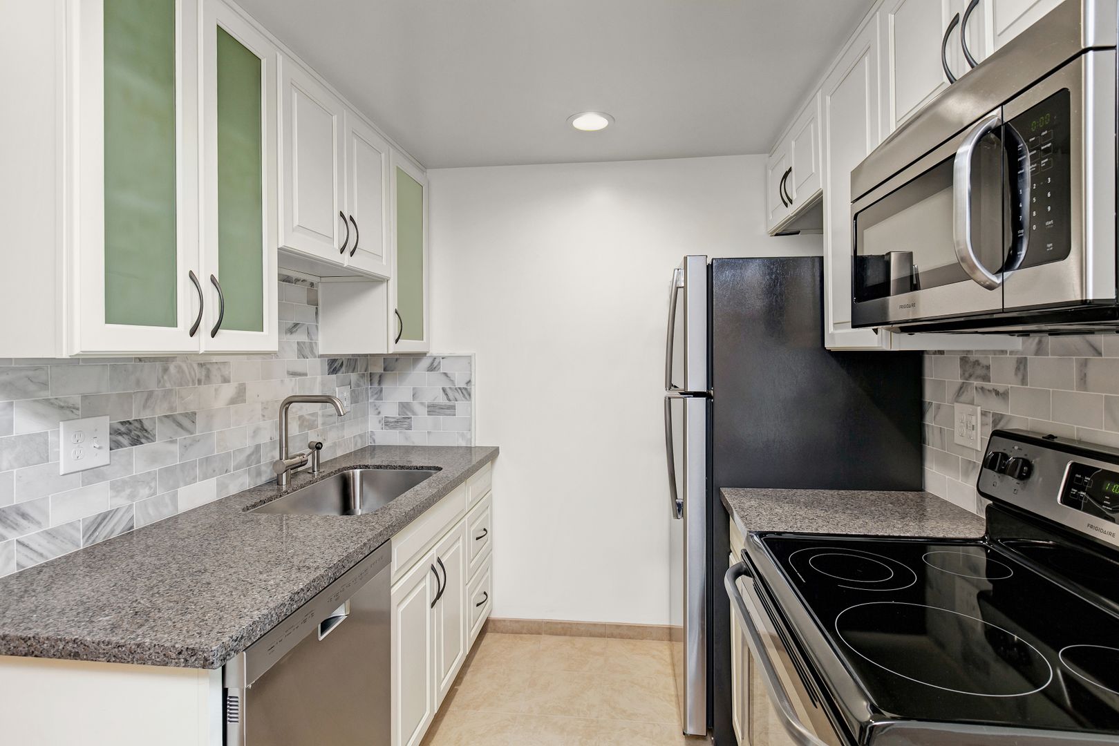 Seattle Apartment: 2200 1st Ave N