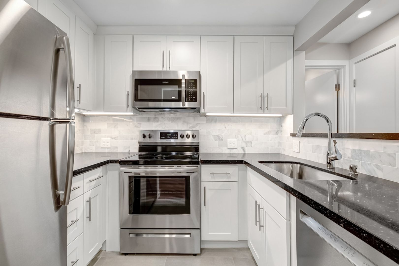 Seattle Apartment: 1235 Taylor Ave N
