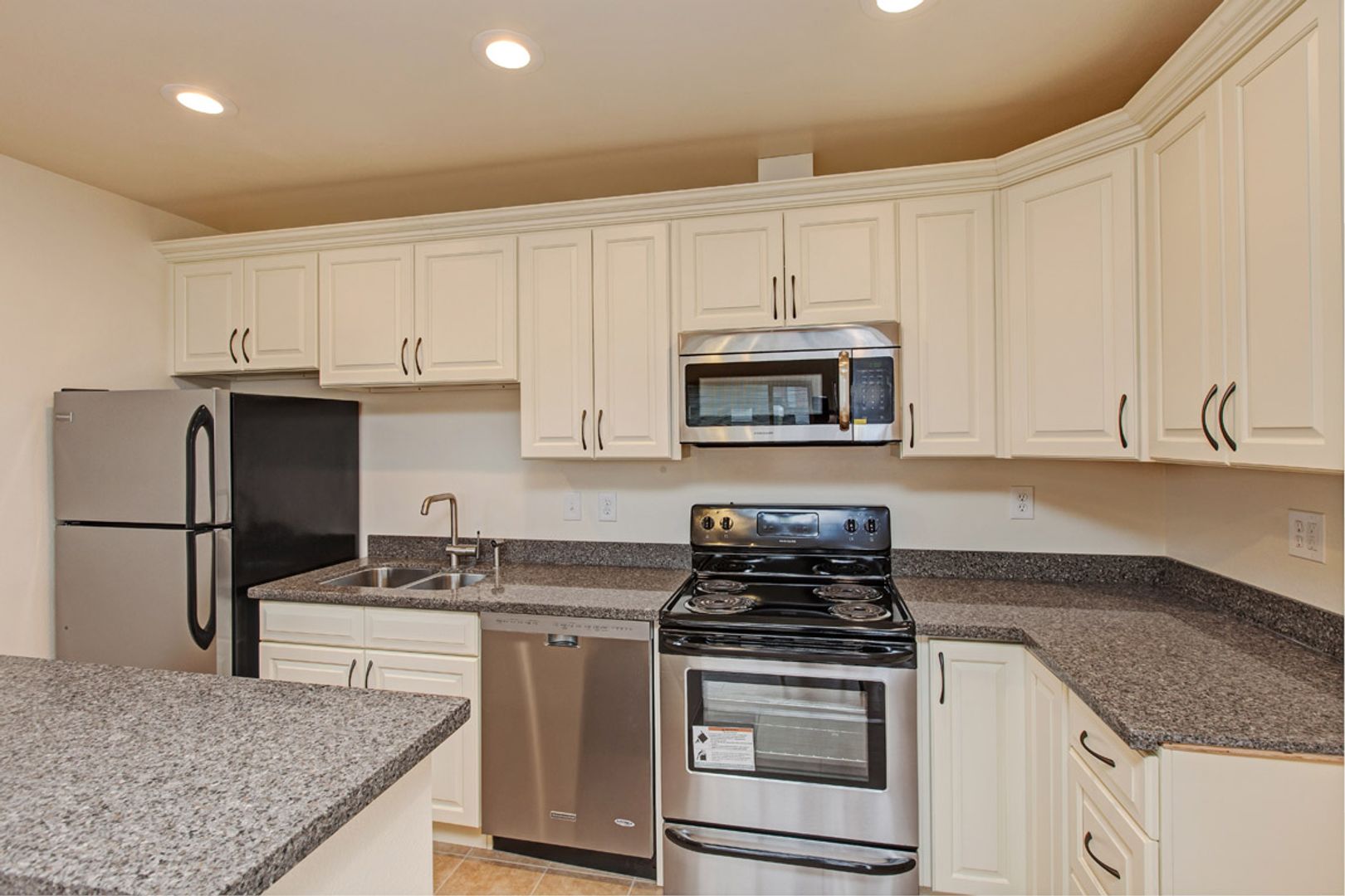 Seattle Apartment: 2200 1st Ave N