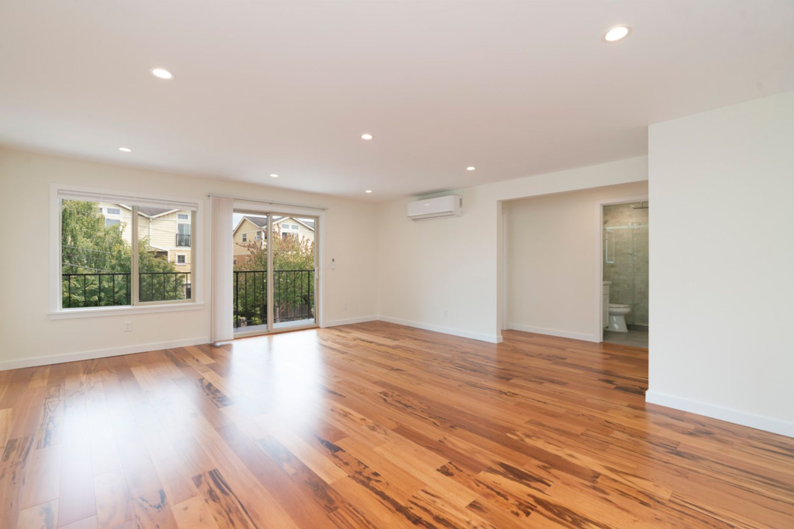 Seattle Apartment: 4513 Fremont Avenue North