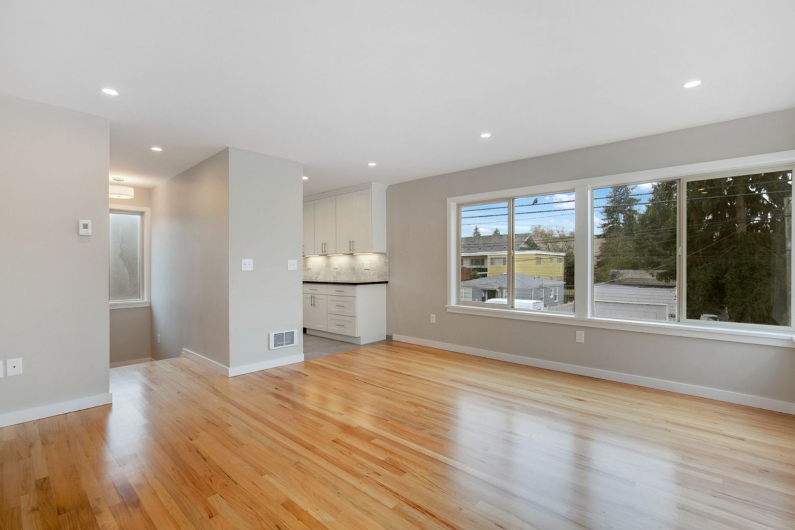 Seattle Apartment: 310 Boston St