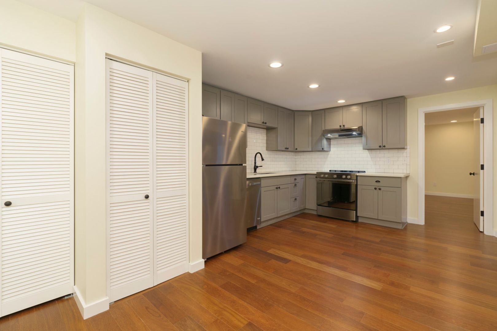 Seattle Apartment: 1404 3rd Avenue North