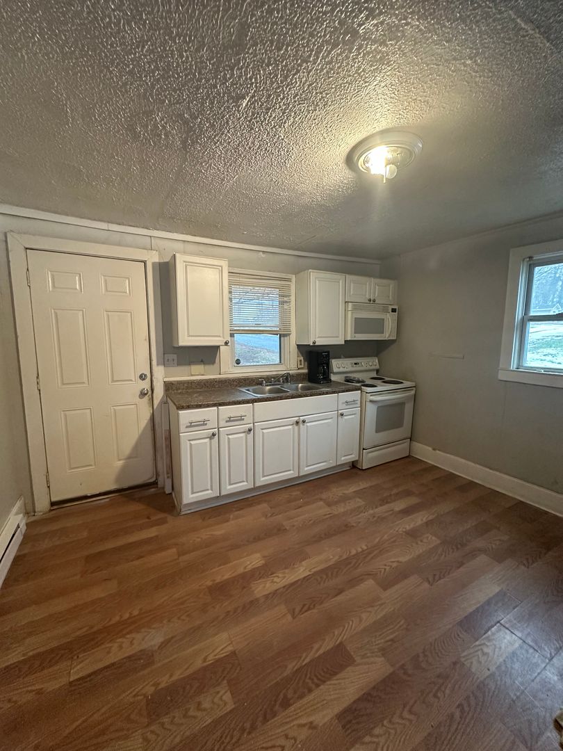 Gastonia House: 402 Pryor St