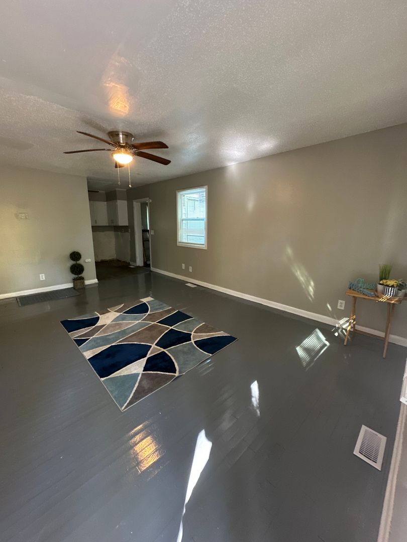 Gastonia House: 598 Betty St