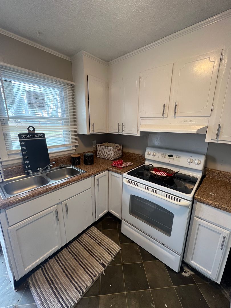 Gastonia Apartment: 610 W 5th