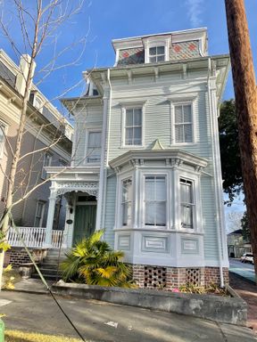 Close to Scad – photo 1