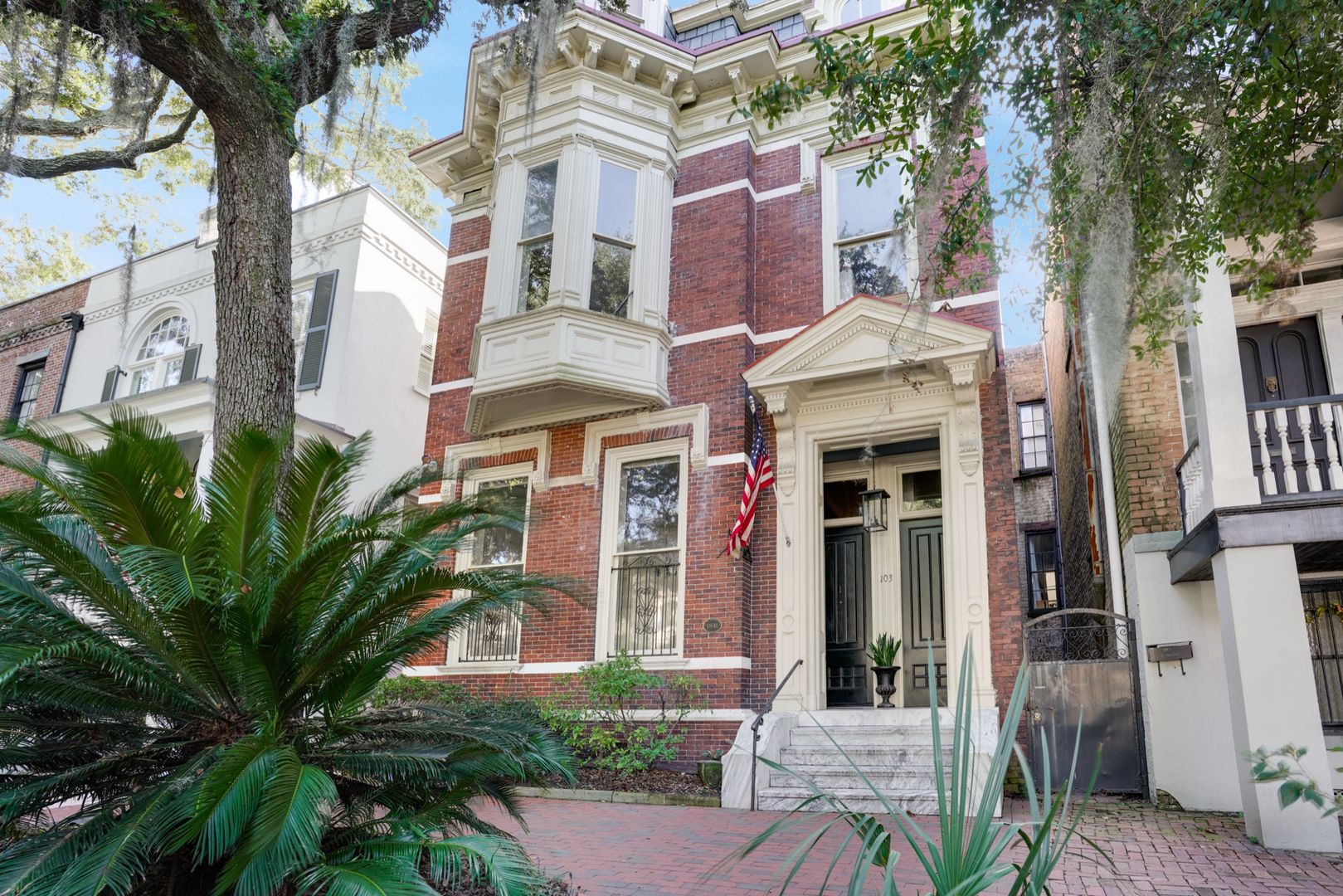 103 E Jones St, Historic District — house for rent in Savannah, GA