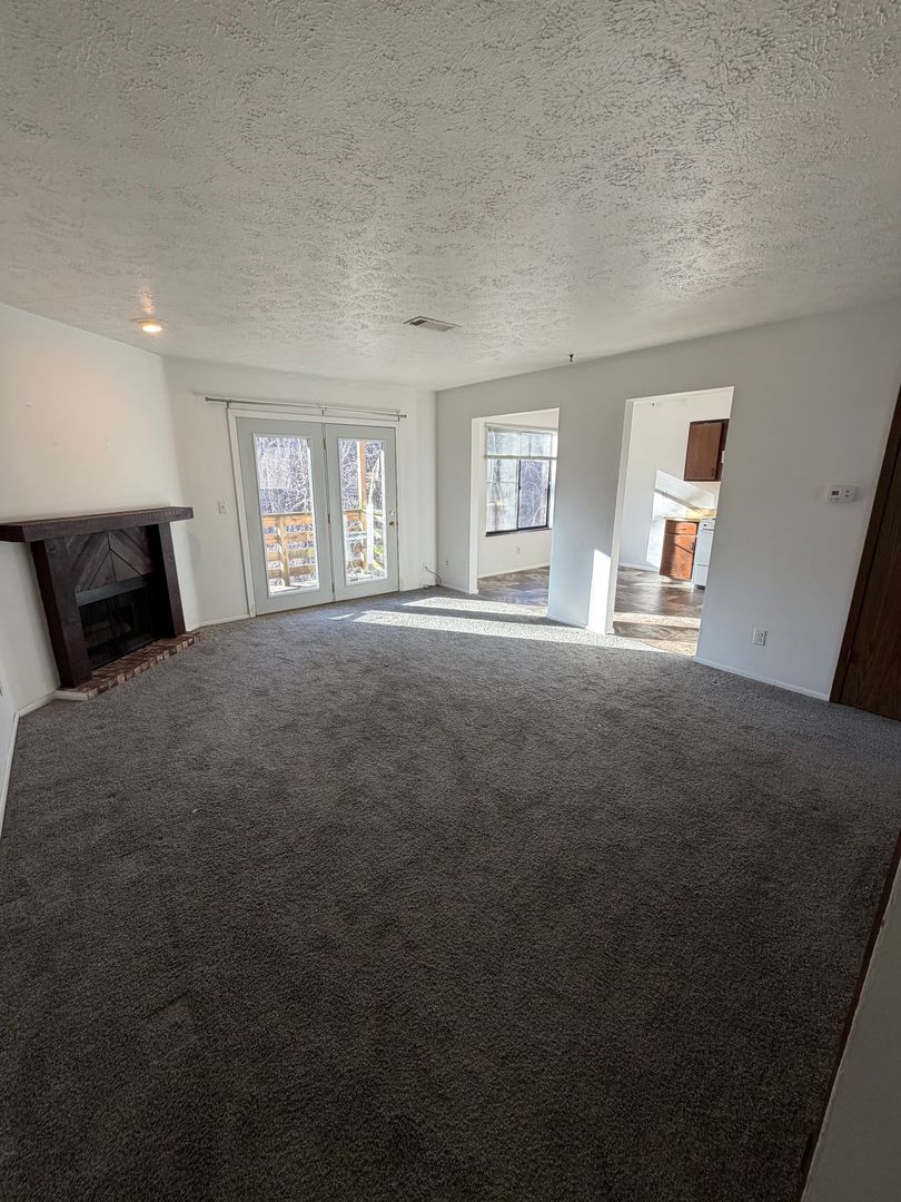 Rock Island Apartment: 8514 14th St W