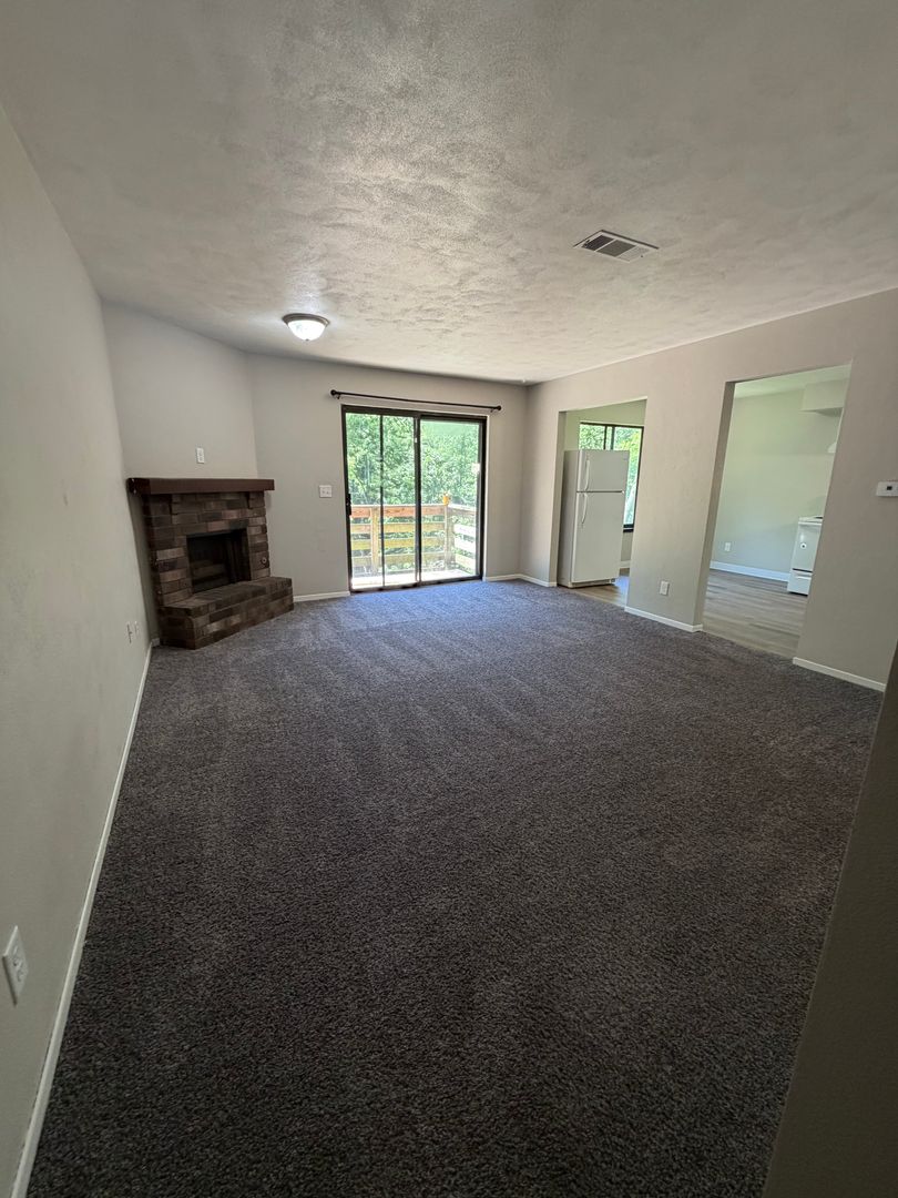 Rock Island Apartment: 8510 14th St W