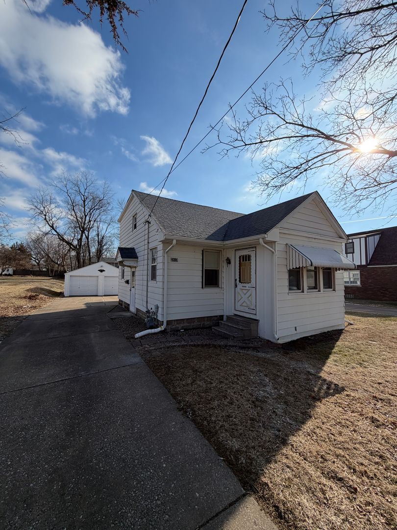 Rock Island House: 2413 17th St