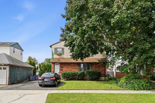 2 Bedroom Apartment – 215 Warwick Avenue - 1st Floor, Essington, PA 19029