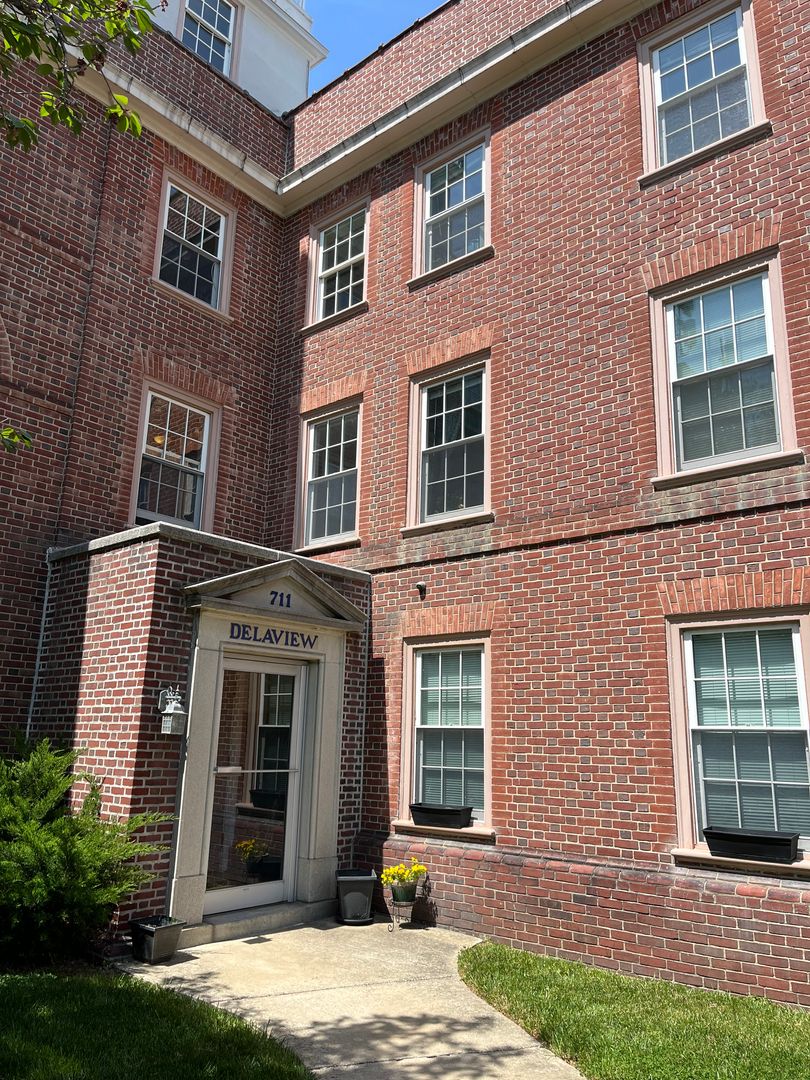 Wilmington Apartment: 709 N Broom Street