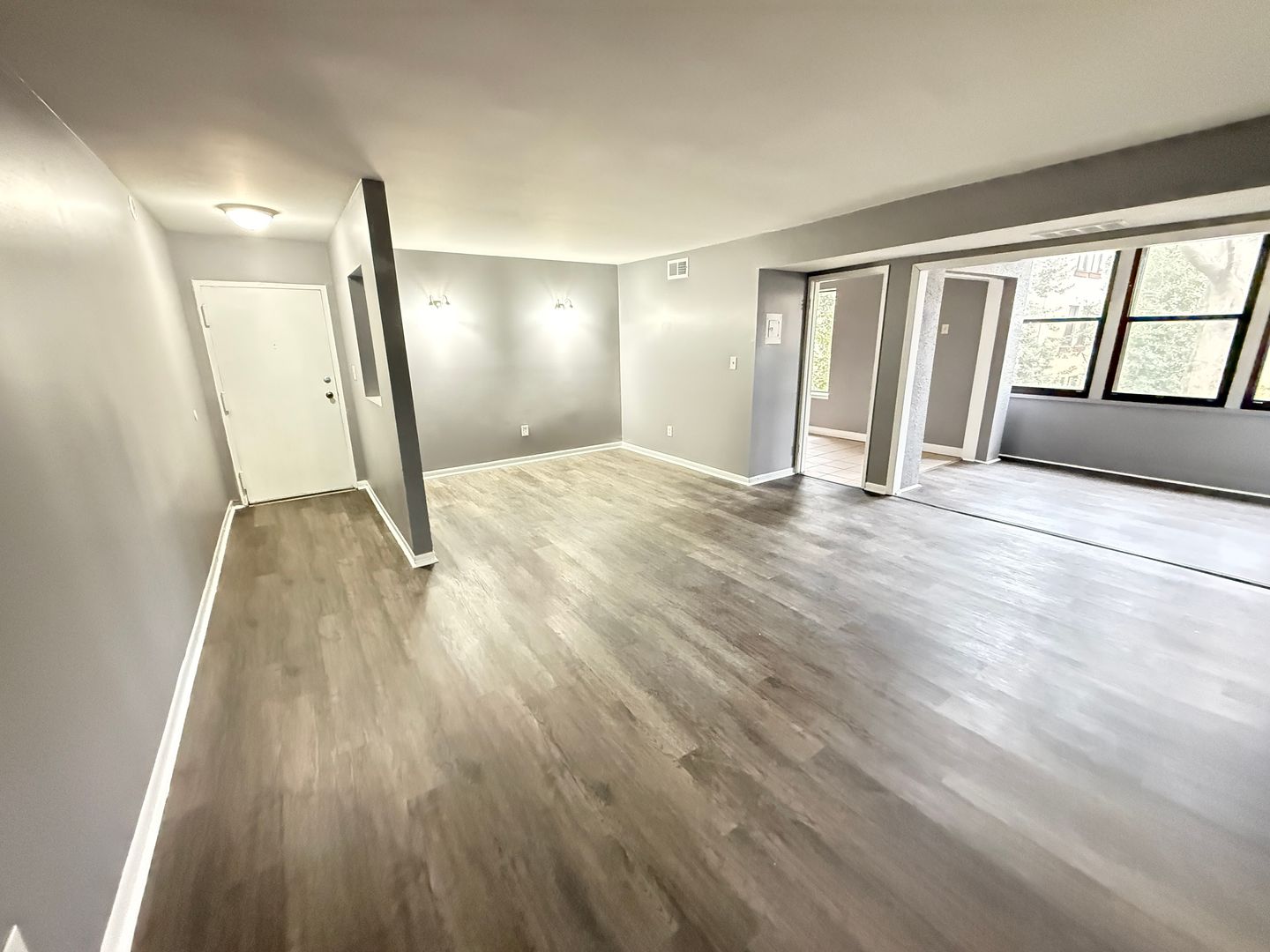 Columbia Apartment: 9635 White Acre Rd