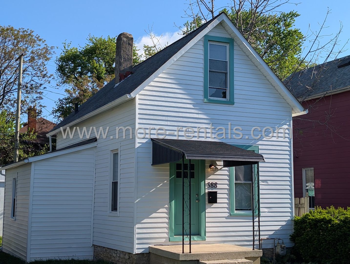 Columbus House: 588 Stanley Ave