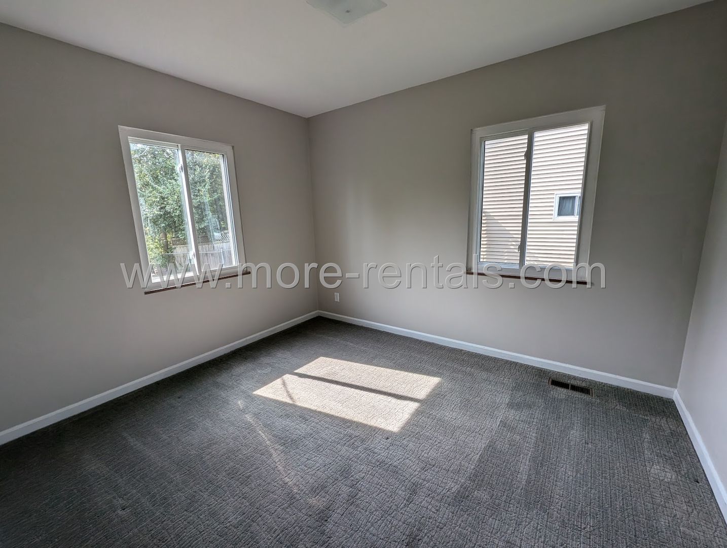 2065 Zollinger Rd, Upper Arlington, OH 43221