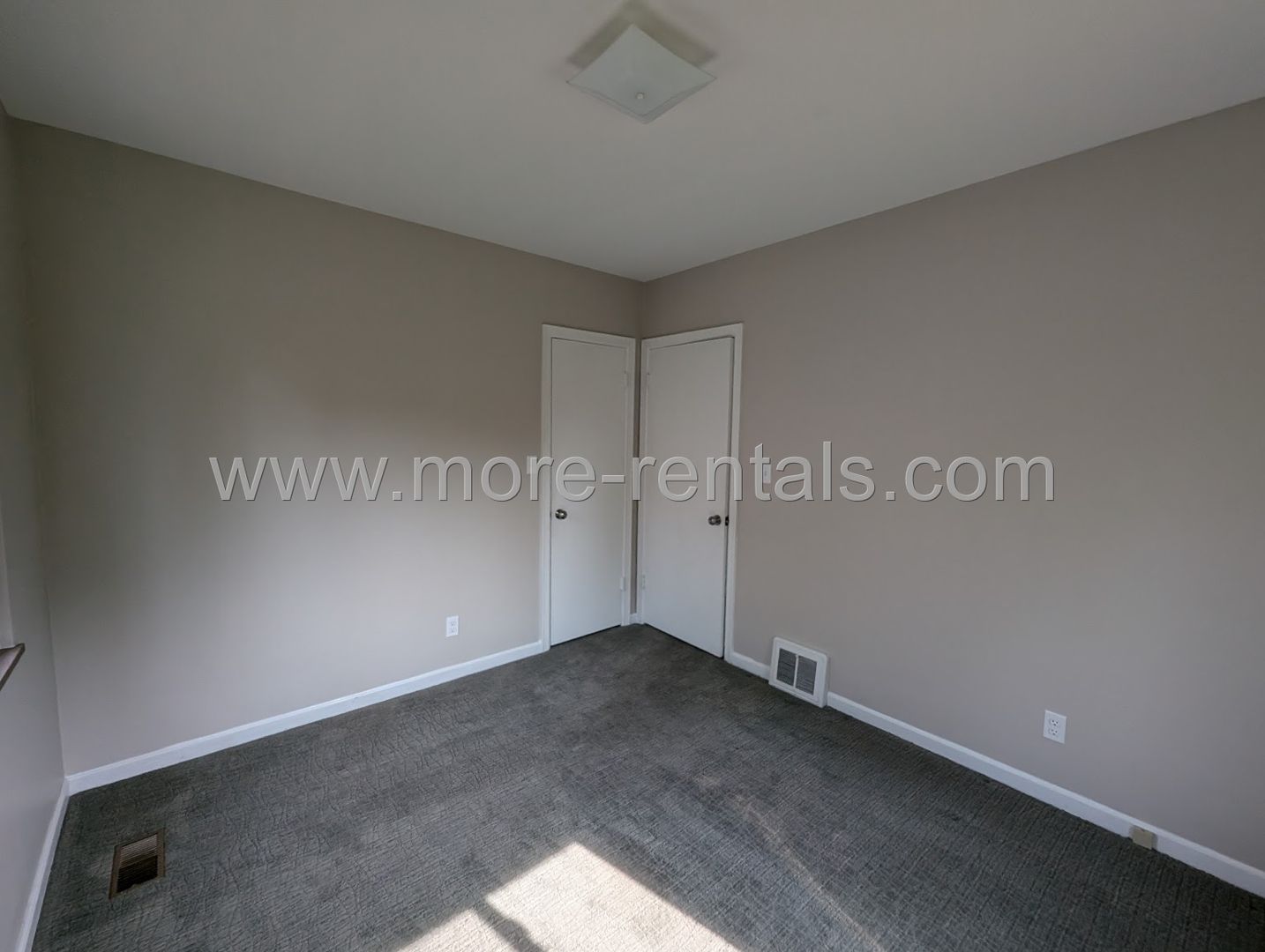 2065 Zollinger Rd, Upper Arlington, OH 43221