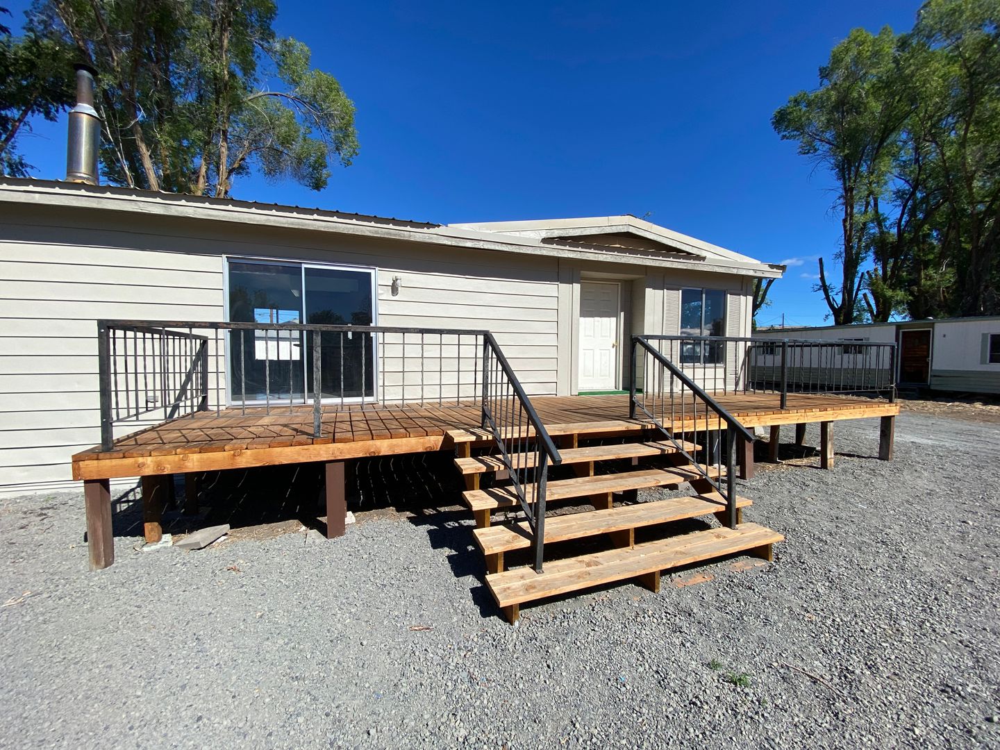 Klamath Falls Apartment: 3862&3862 1/2 Clinton Ave