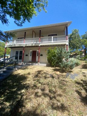 2 Bedroom 1 Bath-Duplex – photo 1