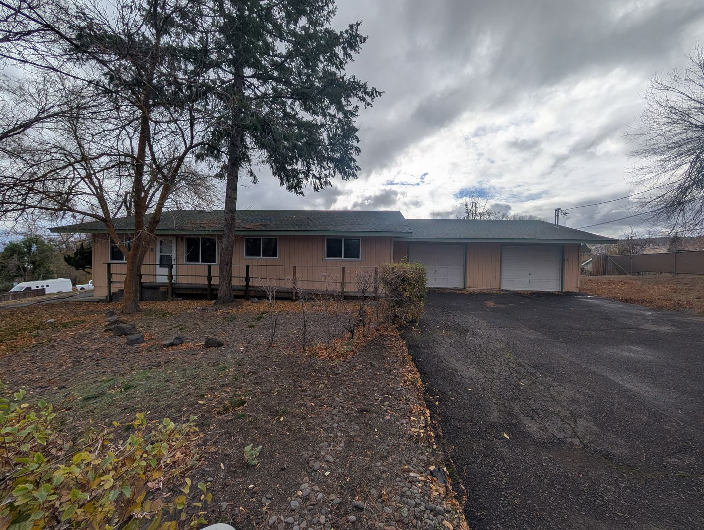 Klamath Falls Apartment: 626 St Francis