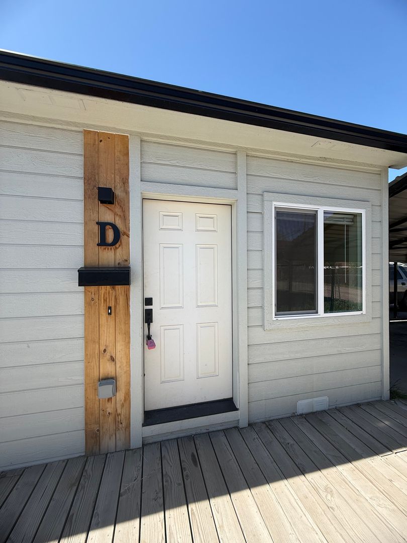 Klamath Falls Apartment: 2221 Union Ave
