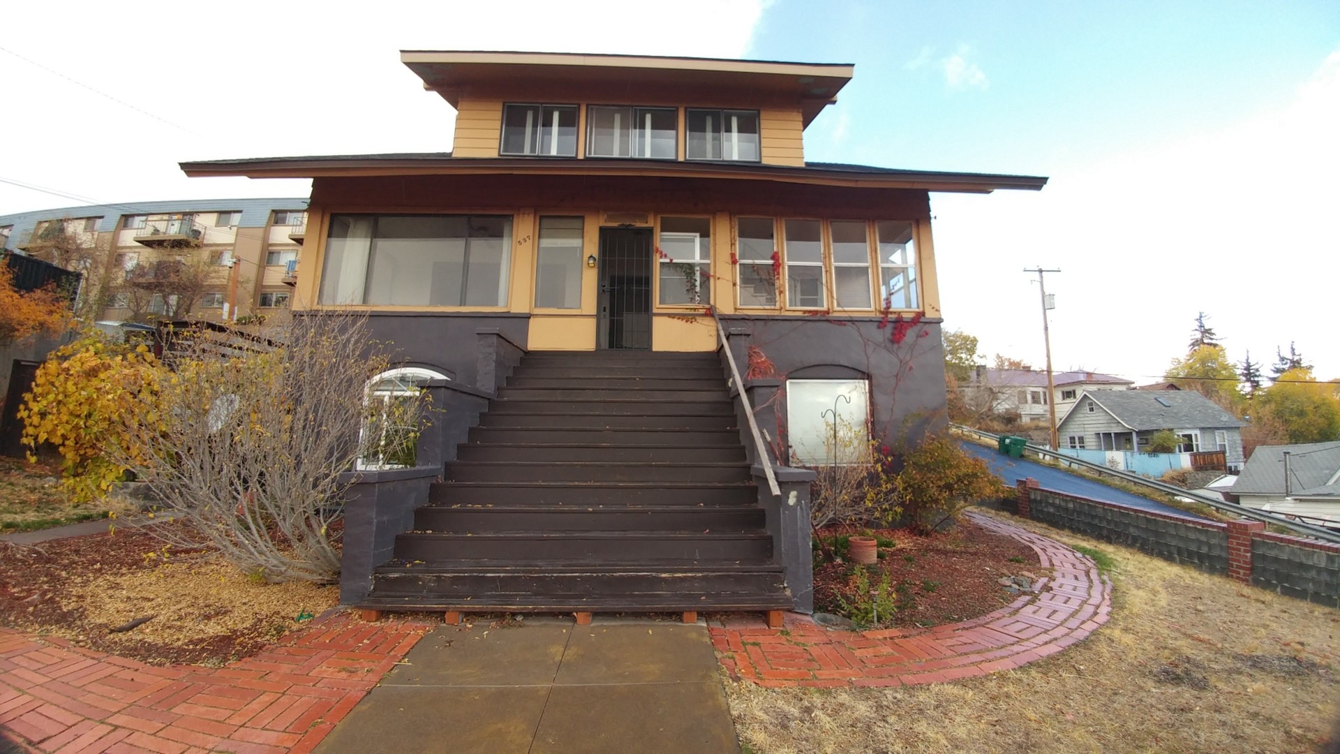 Klamath Falls Apartment: 537 High