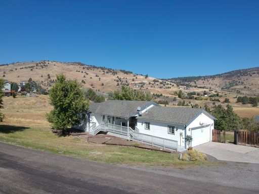 4 Bedroom 3 Bath Home – photo 1