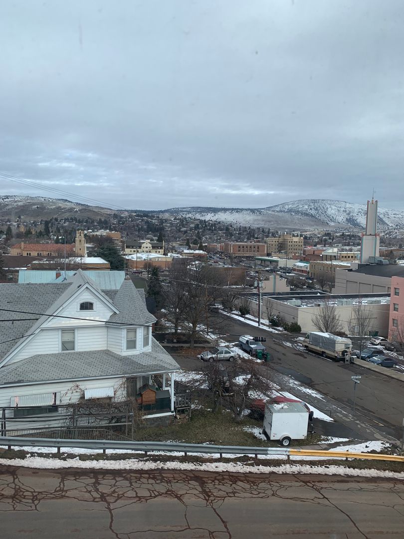 Klamath Falls Apartment: 537 High