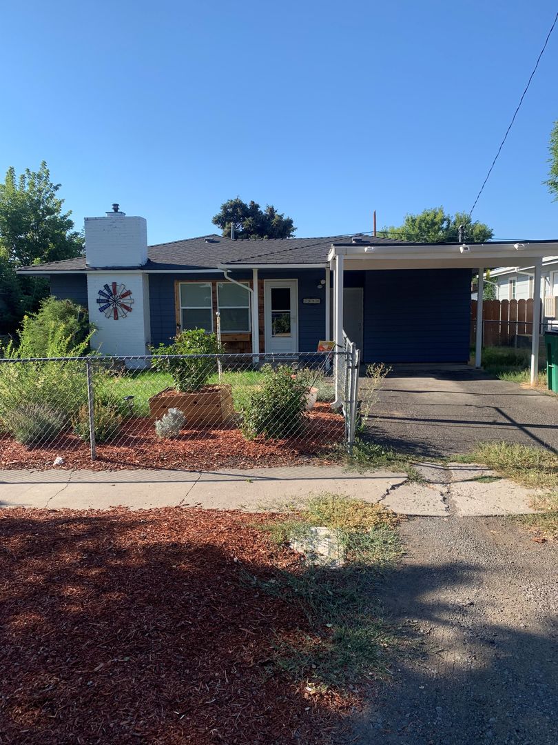 Klamath Falls House: 2444 Garden Ave