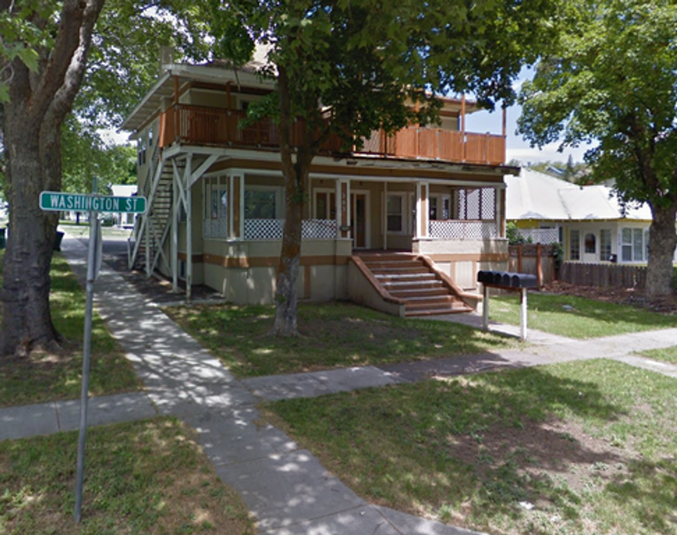 Klamath Falls Apartment: 203 Washington