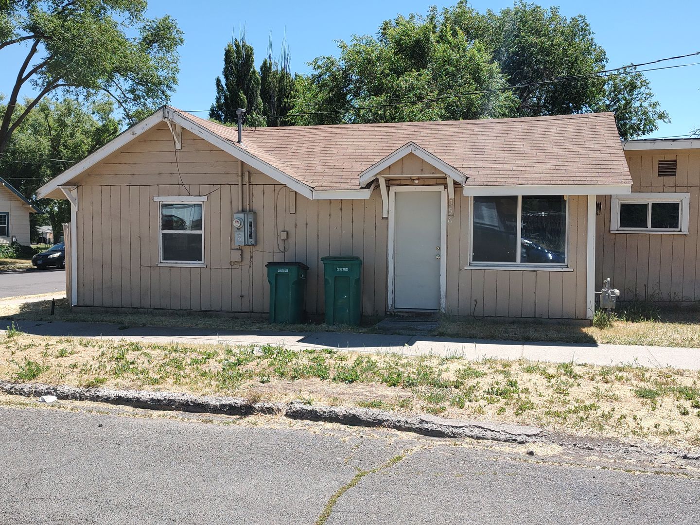 2 Bedroom 1 Bath Newly Remodeled House